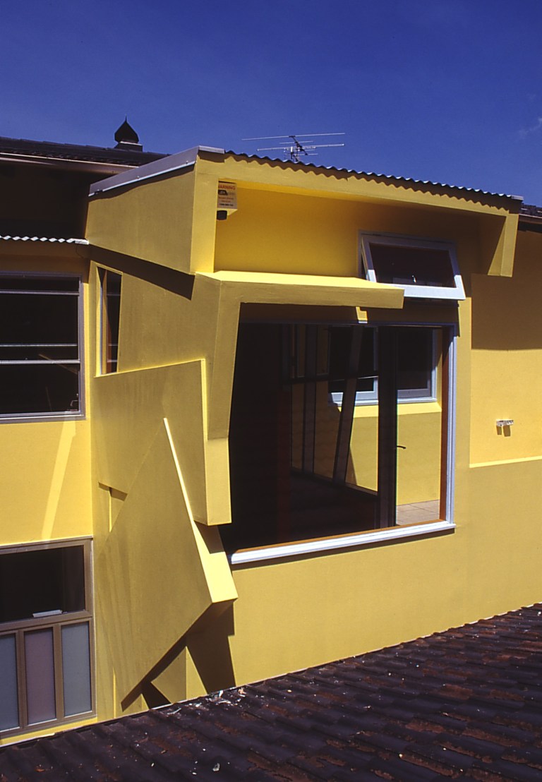 Green Residence 04_stair framed view exterior 1_Stephen Varady Photo ©