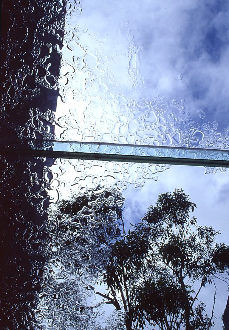 Larson Kelly Residence 14_glass entry roof detail_Stephen Varady Photo ©