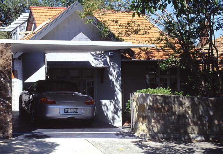 McCarthy Residence 01_view from street_Stephen Varady Photo ©