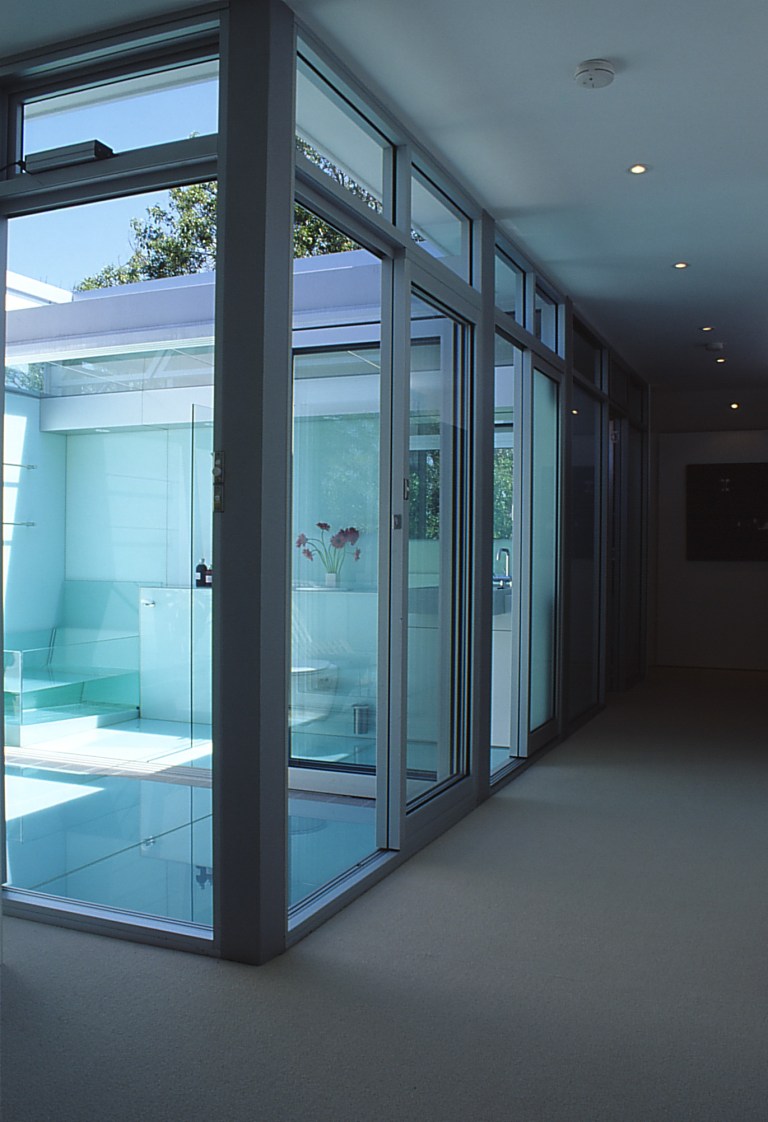 McCarthy Residence 31_glass courtyard + hallway_Stephen Varady Photo ©