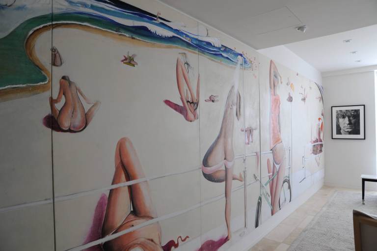 Nasteski Bondi Pacific Penthouse 08_entry after with 'Bondi Beach' by Brett Whiteley 2_Stephen Varady Photo ©