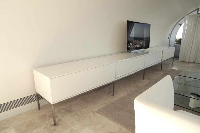 Nasteski Bondi Pacific Penthouse 26_living storage 1_Stephen Varady Photo ©