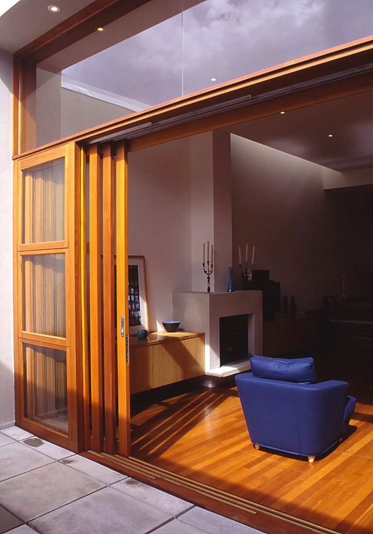 Slobom Residence #1_07_courtyard 1_Stephen Varady Photo ©