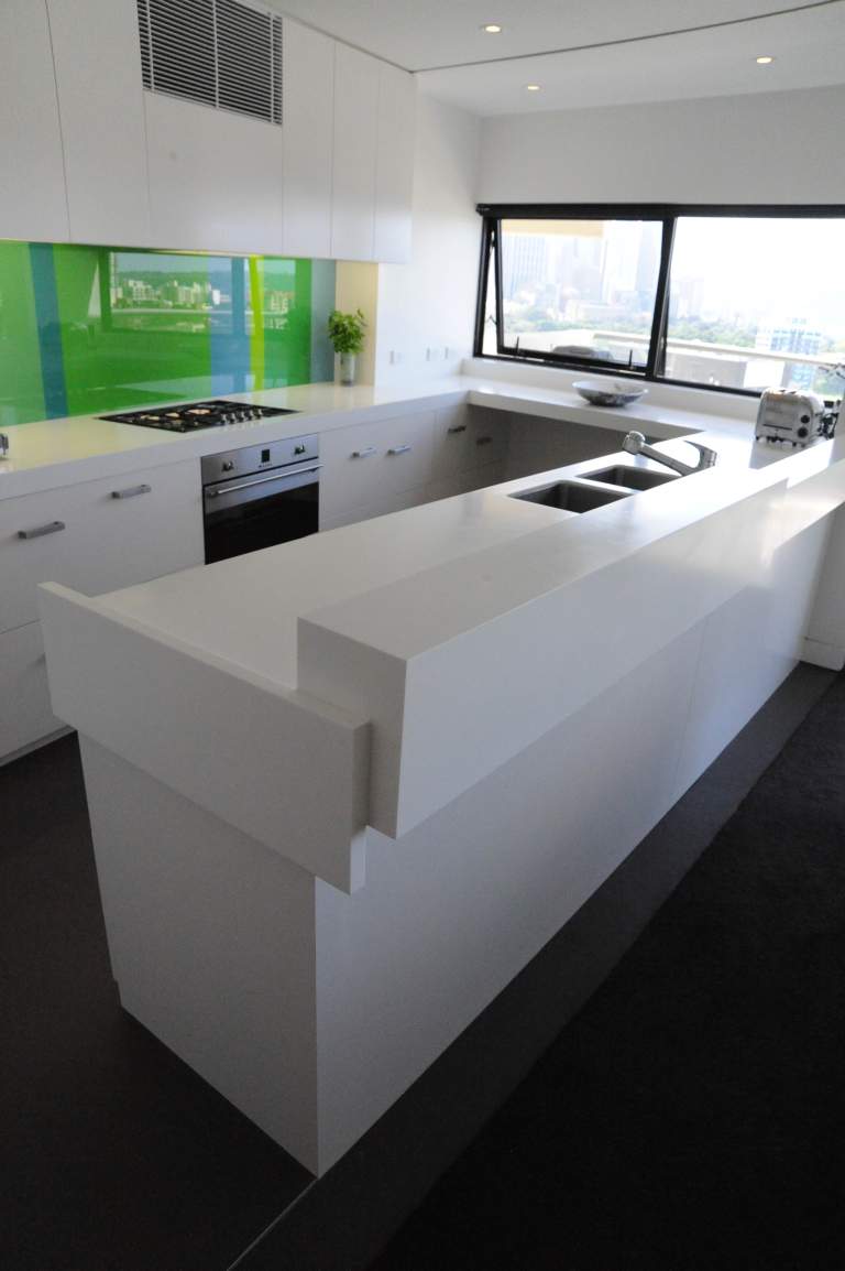 Moss Buswell Apartment 05_kitchen 4_Stephen Varady Photo ©