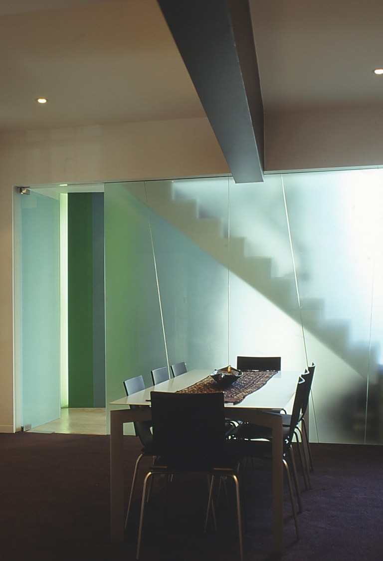 Pace McEwin Residence 09_dining area_Stephen Varady Photo ©