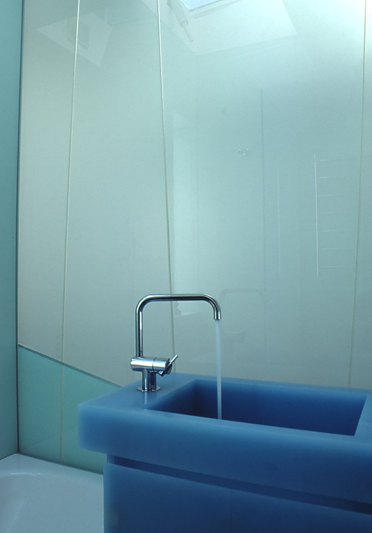 Pace McEwin Residence 38_bathroom_marblo vanity + tap_Stephen Varady Photo ©