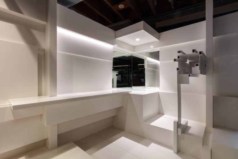 Billy_Blue Exhibition_POD01_AlexanderMayesPhoto ©