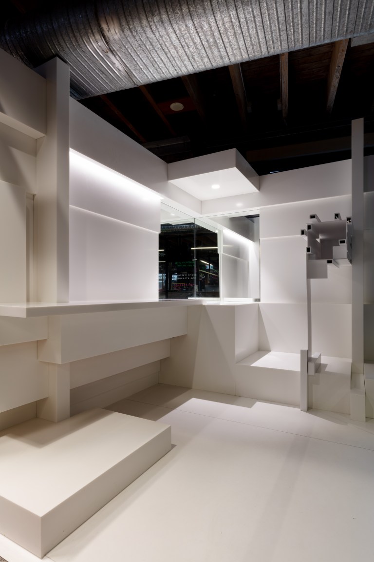 Billy_Blue Exhibition_POD02_AlexanderMayesPhoto ©