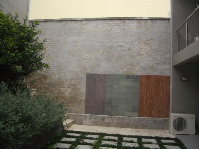 Dalski Stone Showroom 01_Courtyard BeforeStephen Varady Photo ©