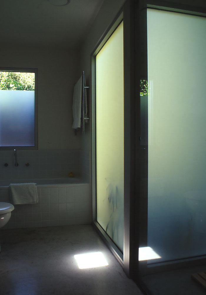 McEwin Pace Residence 22_bathroom 2_Stephen Varady Photo ©